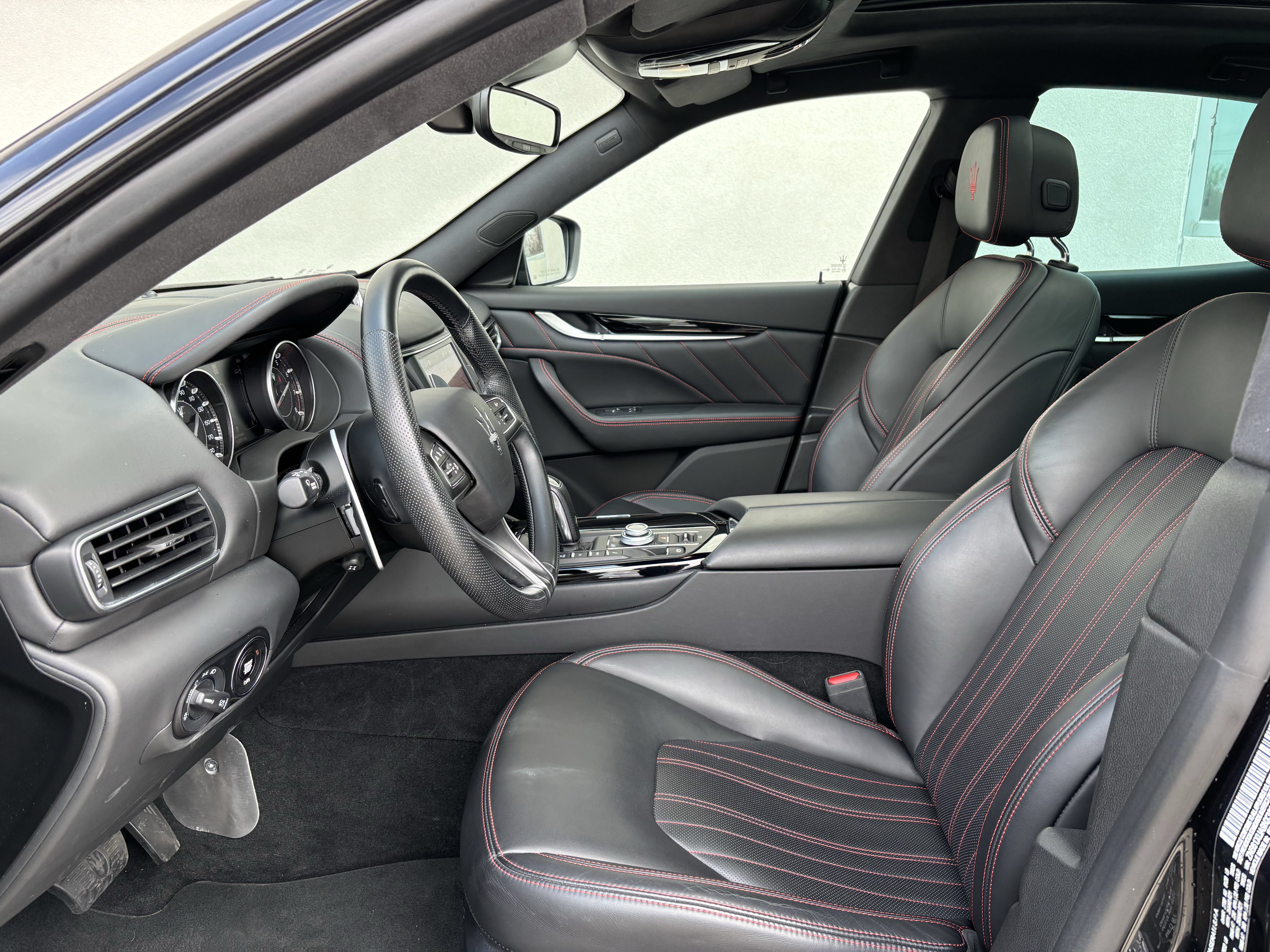 Used 2022 Maserati Levante GT AWD/4WD image 9