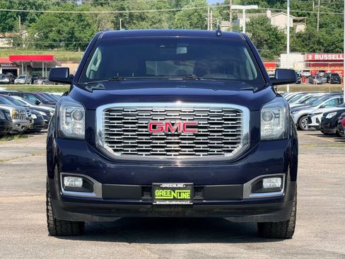 Used 2019 GMC Yukon XL Denali w/ Denali Ultimate Package AWD/4WD image 3