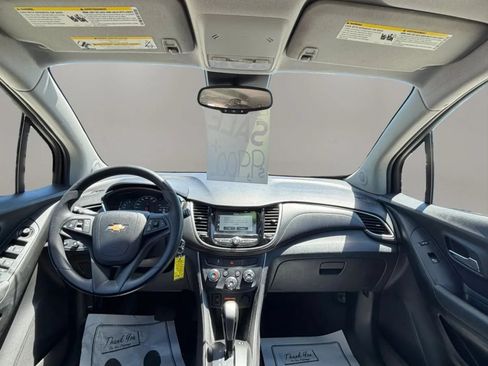 Used 2017 Chevrolet Trax LT w/ Driver Confidence Package FWD image 12