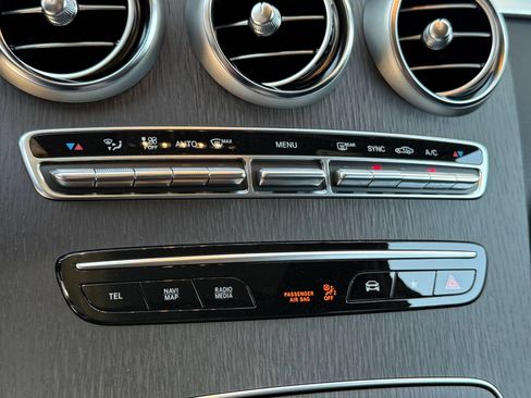 Used 2022 Mercedes-Benz GLC 300 image 32