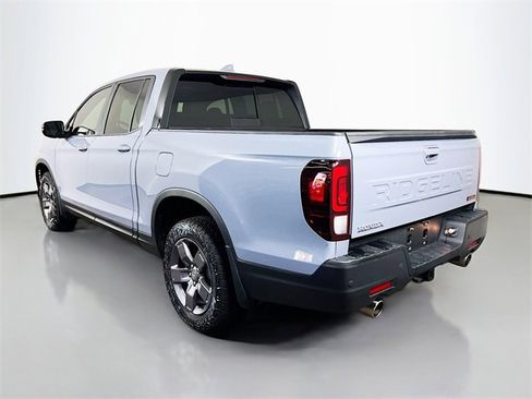Certified 2024 Honda Ridgeline TrailSport image 7