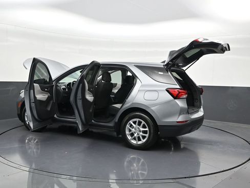 Used 2024 Chevrolet Equinox LS FWD image 36