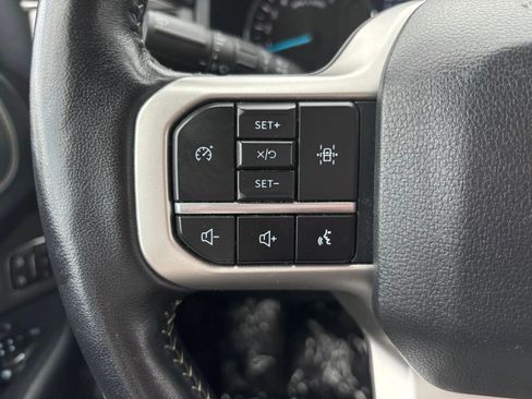 Used 2024 Ford Expedition XLT image 15