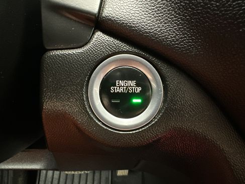 Certified 2020 Chevrolet Equinox LT AWD/4WD image 17