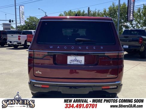 Used 2024 Jeep Wagoneer Series II AWD/4WD image 41