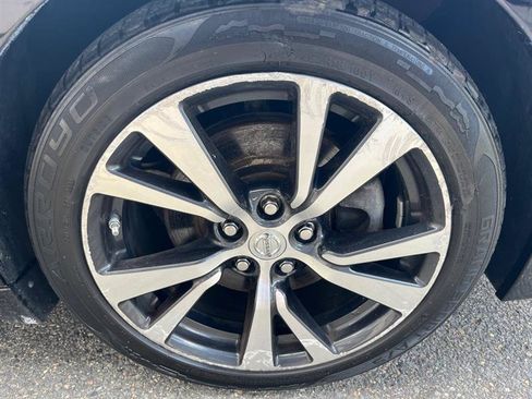 Used 2016 Nissan Maxima Platinum FWD image 9