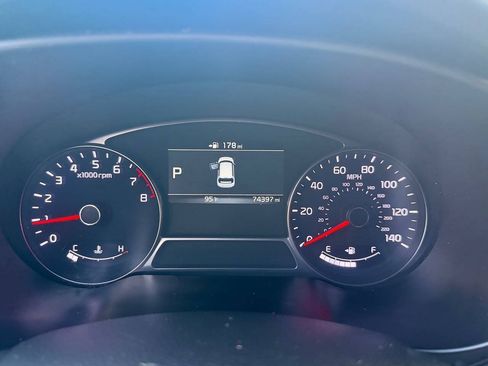 Used 2018 Kia Soul + FWD image 26