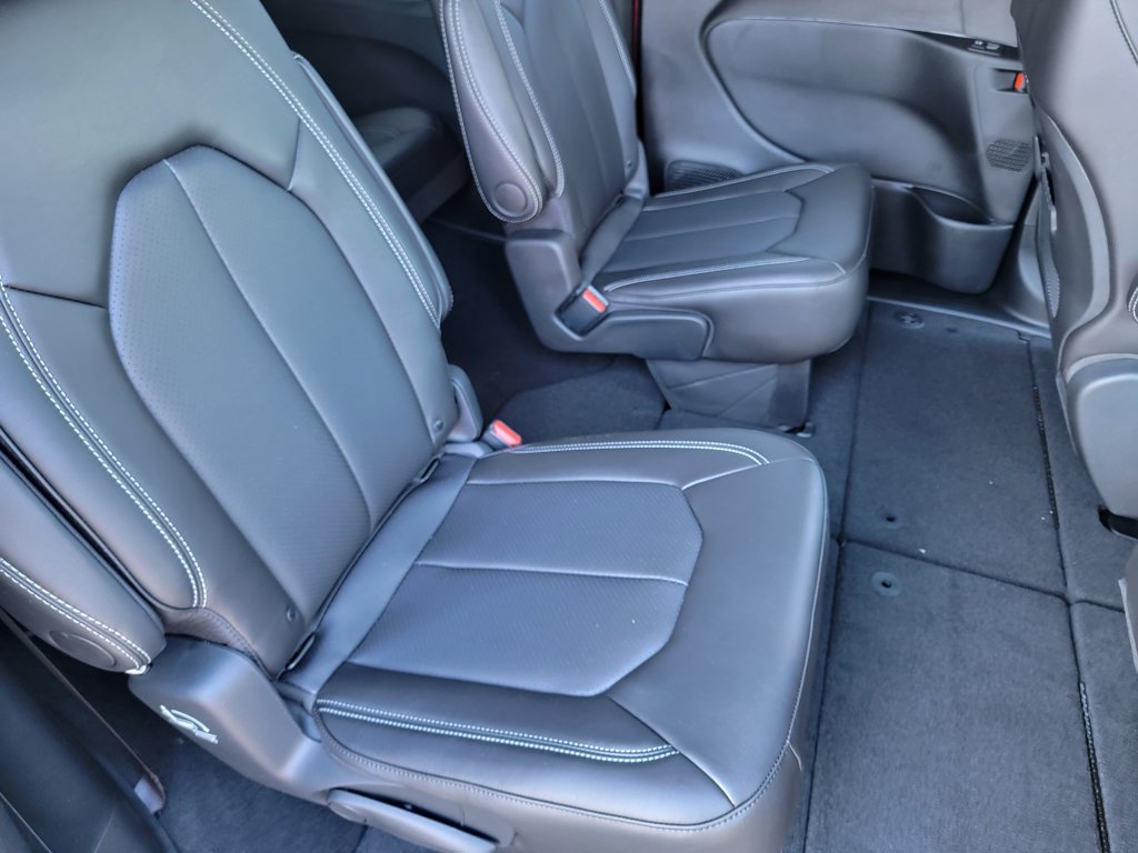 New 2026 Chrysler Pacifica Select FWD image 15