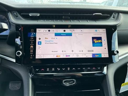 New 2026 Jeep Grand Cherokee Altitude image 17