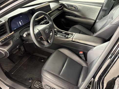 Used 2025 Toyota Crown AWD/4WD image 27