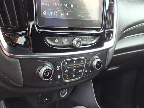 Used 2023 Chevrolet Traverse LT FWD image 8