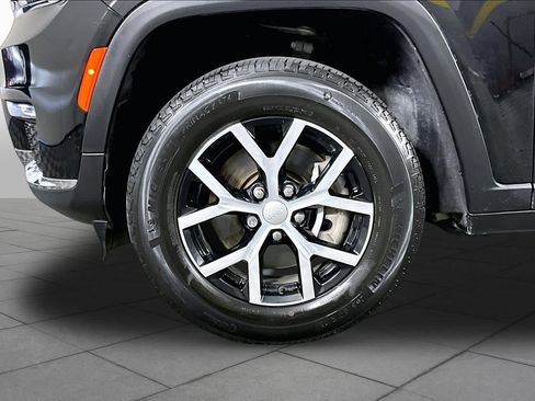 Used 2023 Jeep Grand Cherokee L Limited RWD image 10