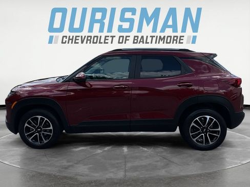 Used 2024 Chevrolet TrailBlazer LT w/ LT Cold Weather Package AWD/4WD image 3