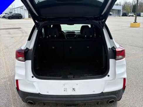 Used 2023 Chevrolet TrailBlazer RS w/ Sun and Liftgate Package image 6
