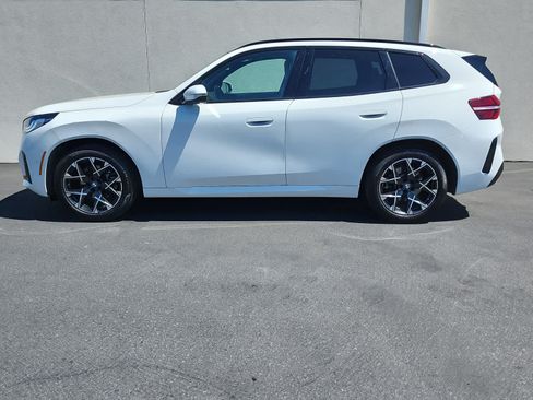 Used 2025 BMW X3 xDrive30i AWD/4WD image 4