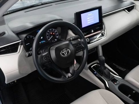 Used 2025 Toyota Corolla Cross L FWD image 3