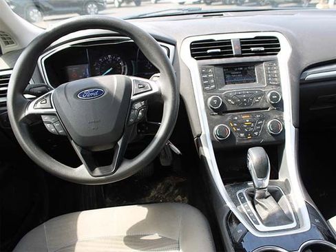 Used 2016 Ford Fusion S FWD image 10