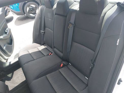 Used 2025 Nissan Altima 2.5 SV FWD image 14