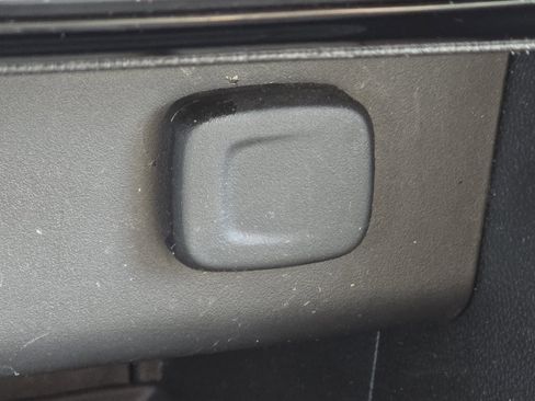 Used 2024 Buick Encore GX Sport Touring image 8