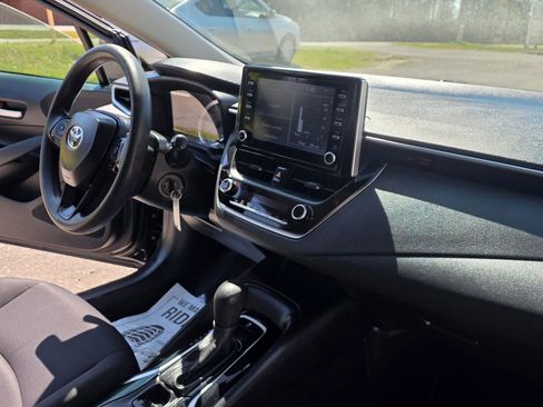 Used 2020 Toyota Corolla LE image 14