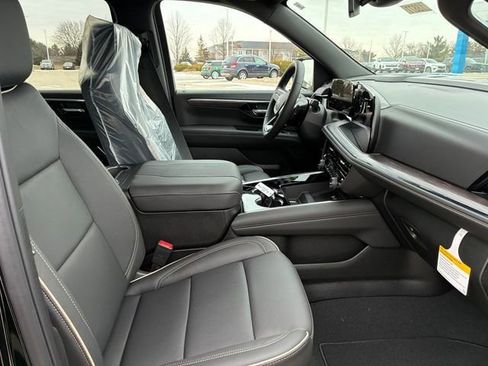 New 2026 Chevrolet Suburban Premier w/ Sun And Tow Package image 18