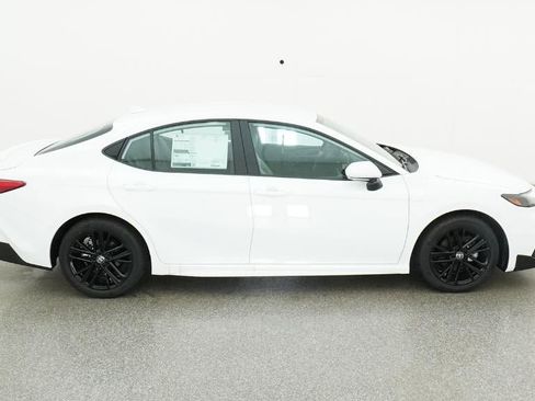 New 2026 Toyota Camry SE image 11