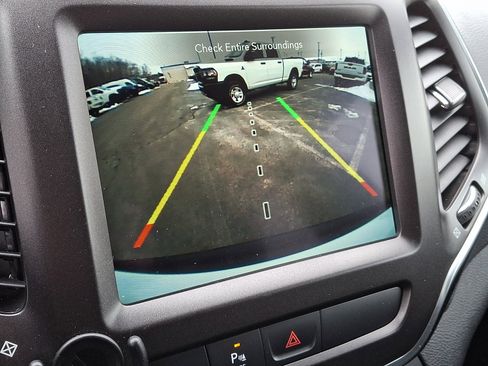 Used 2019 Jeep Cherokee Trailhawk image 19