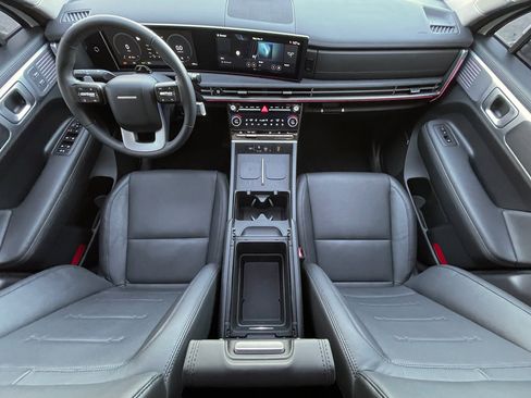 Used 2025 Hyundai Santa Fe Limited image 33