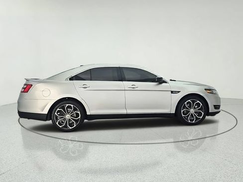 Used 2018 Ford Taurus SHO AWD/4WD image 7