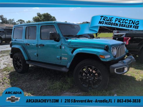 Used 2024 Jeep Wrangler Unlimited Sahara w/ Safety Group AWD/4WD image 2