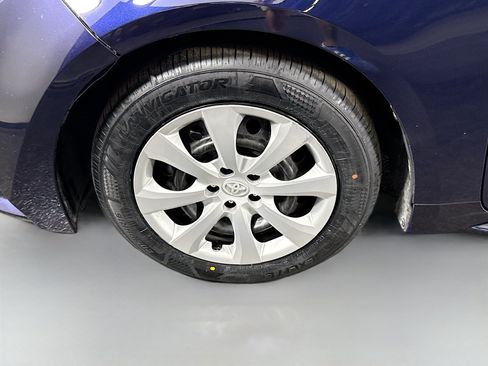 Used 2024 Toyota Corolla LE FWD image 37