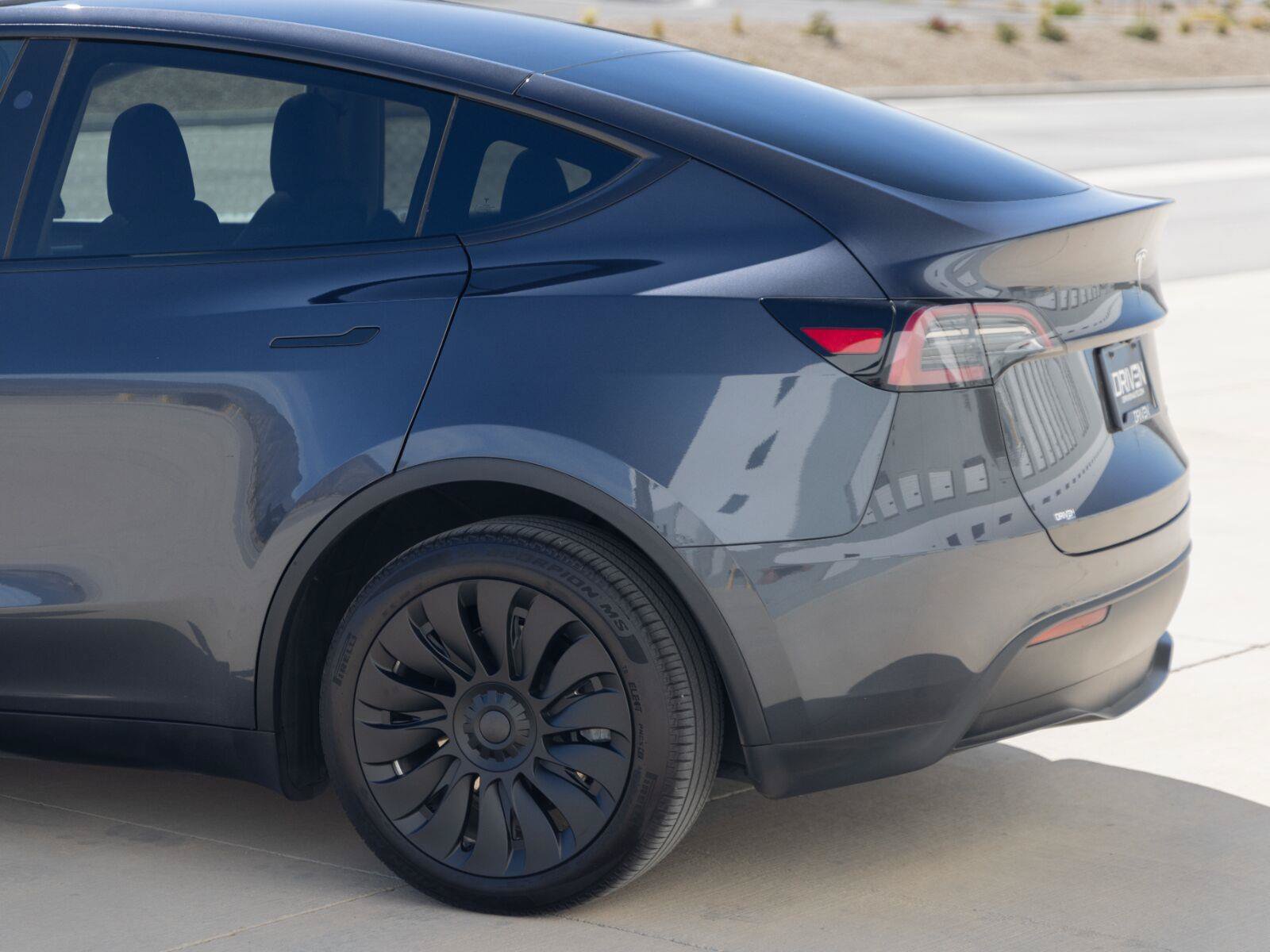 Used 2024 Tesla Model Y Long Range AWD/4WD image 33