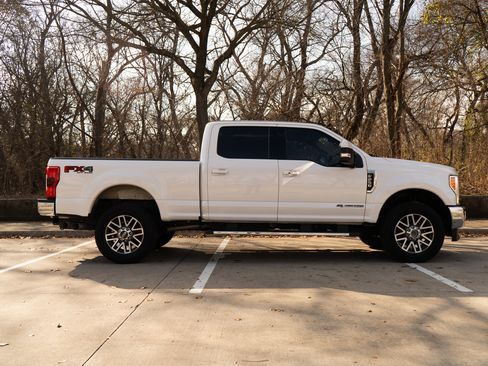 Used 2019 Ford F250 Lariat w/ Lariat Ultimate Package image 10