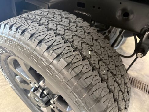 Used 2024 RAM 2500 Big Horn w/ Night Edition AWD/4WD image 28
