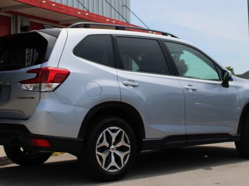 Used 2024 Subaru Forester Premium AWD/4WD image 3