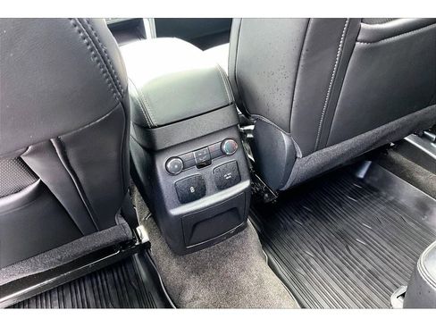 Used 2018 Ford Explorer Platinum AWD/4WD image 26