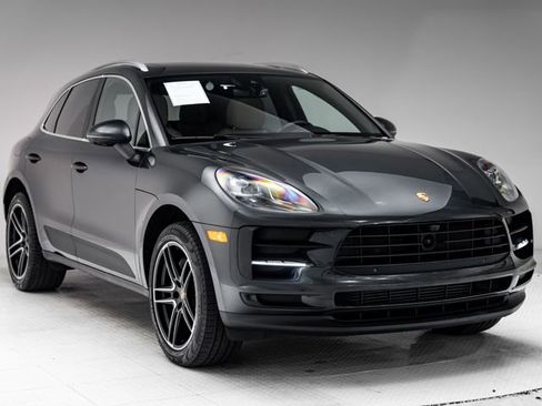 Certified 2021 Porsche Macan AWD/4WD image 31
