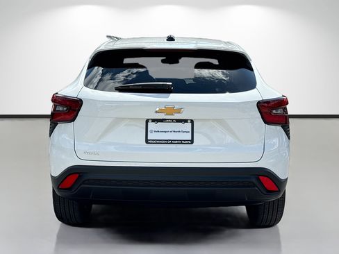 Used 2026 Chevrolet Trax LS FWD image 4