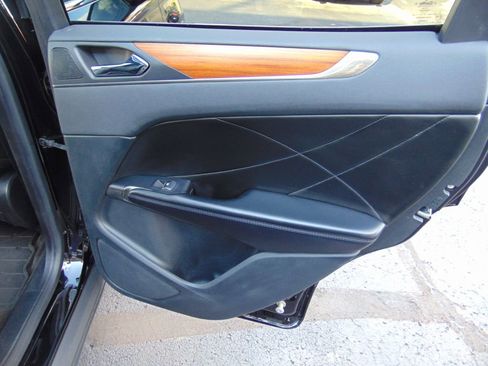 Used 2017 Lincoln MKC Reserve w/ Lincoln MKC Climate Package image 30