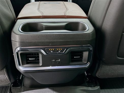 Used 2024 GMC Sierra 3500 Denali Ultimate image 27