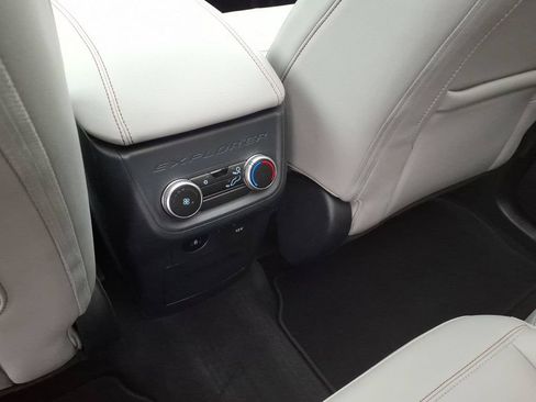 Certified 2025 Ford Explorer Active w/ Active Comfort Package AWD/4WD image 13