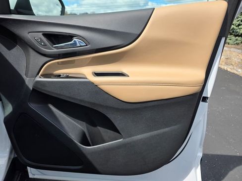 Used 2022 Chevrolet Equinox Premier image 26