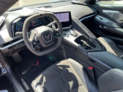 Used 2023 Chevrolet Corvette Stingray Premium Conv w/ Z51 Performance Package RWD image 4