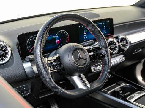 Used 2024 Mercedes-Benz GLB 250 image 14