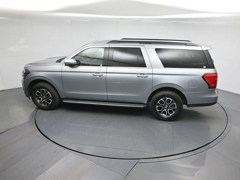 Used 2023 Ford Expedition Max XLT image 45