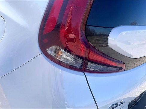 Used 2020 Kia Soul S image 30