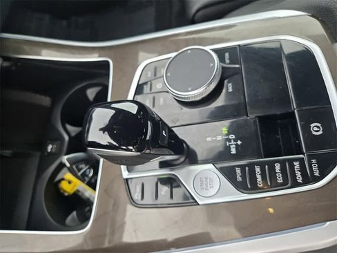 Used 2022 BMW X5 sDrive40i w/ Premium Package image 13
