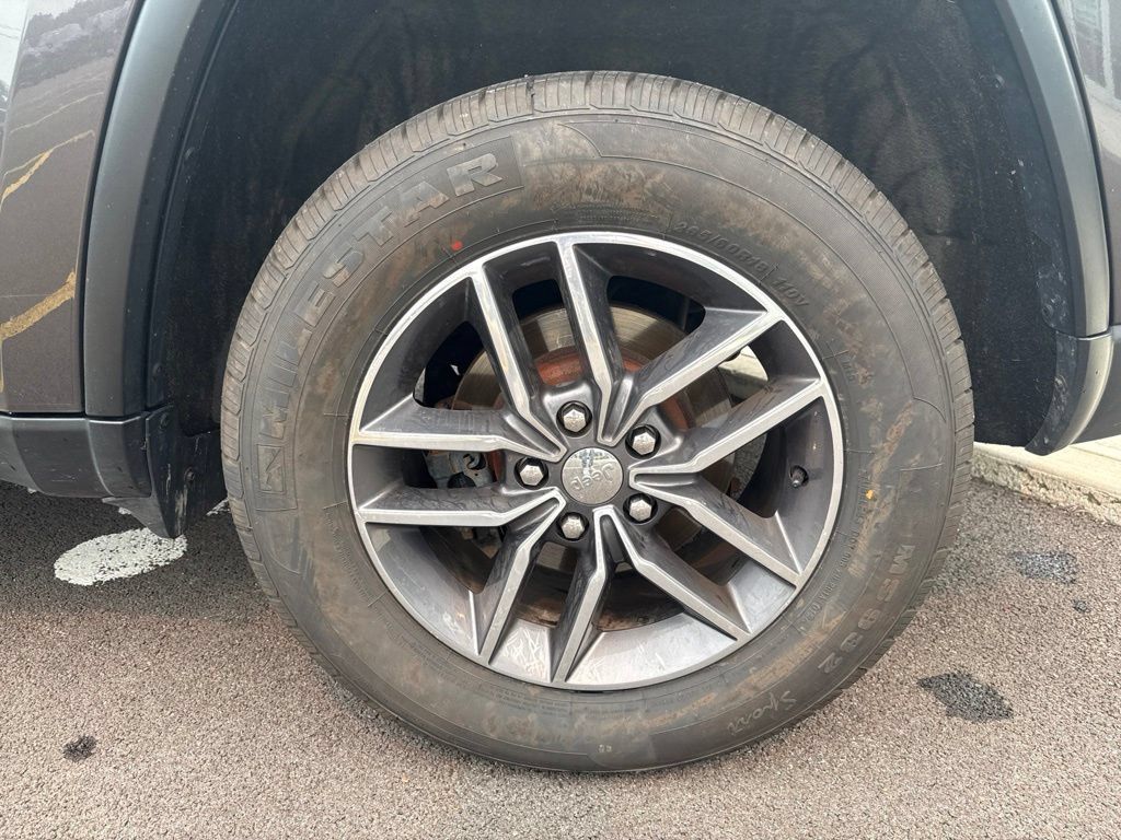 Used 2018 Jeep Grand Cherokee Limited AWD/4WD image 11