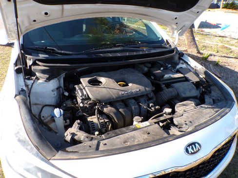 Used 2017 Kia Forte LX w/ LX Popular Package image 7