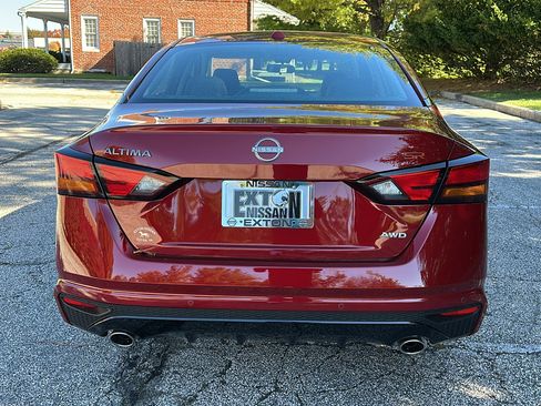 New 2025 Nissan Altima 2.5 SR image 5